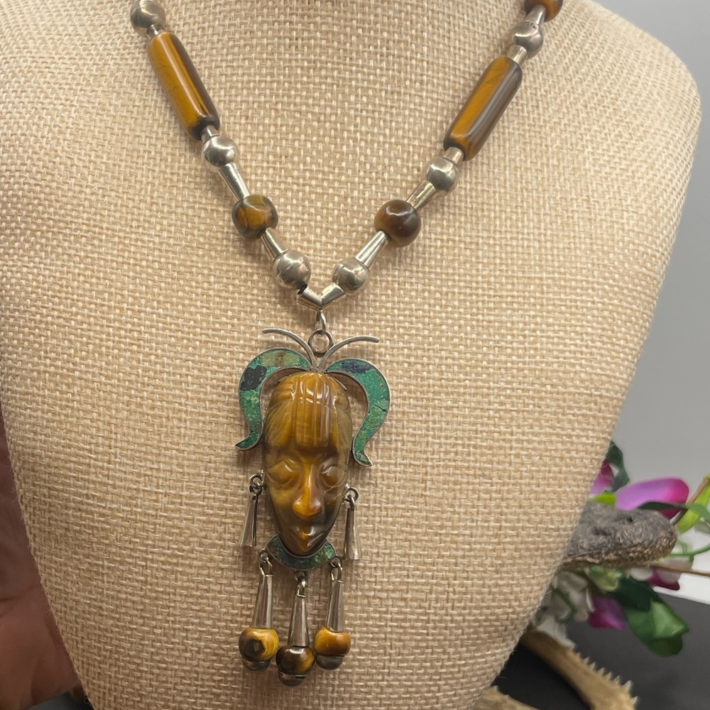 Taxco carved tigers eye necklace A6 🔥
